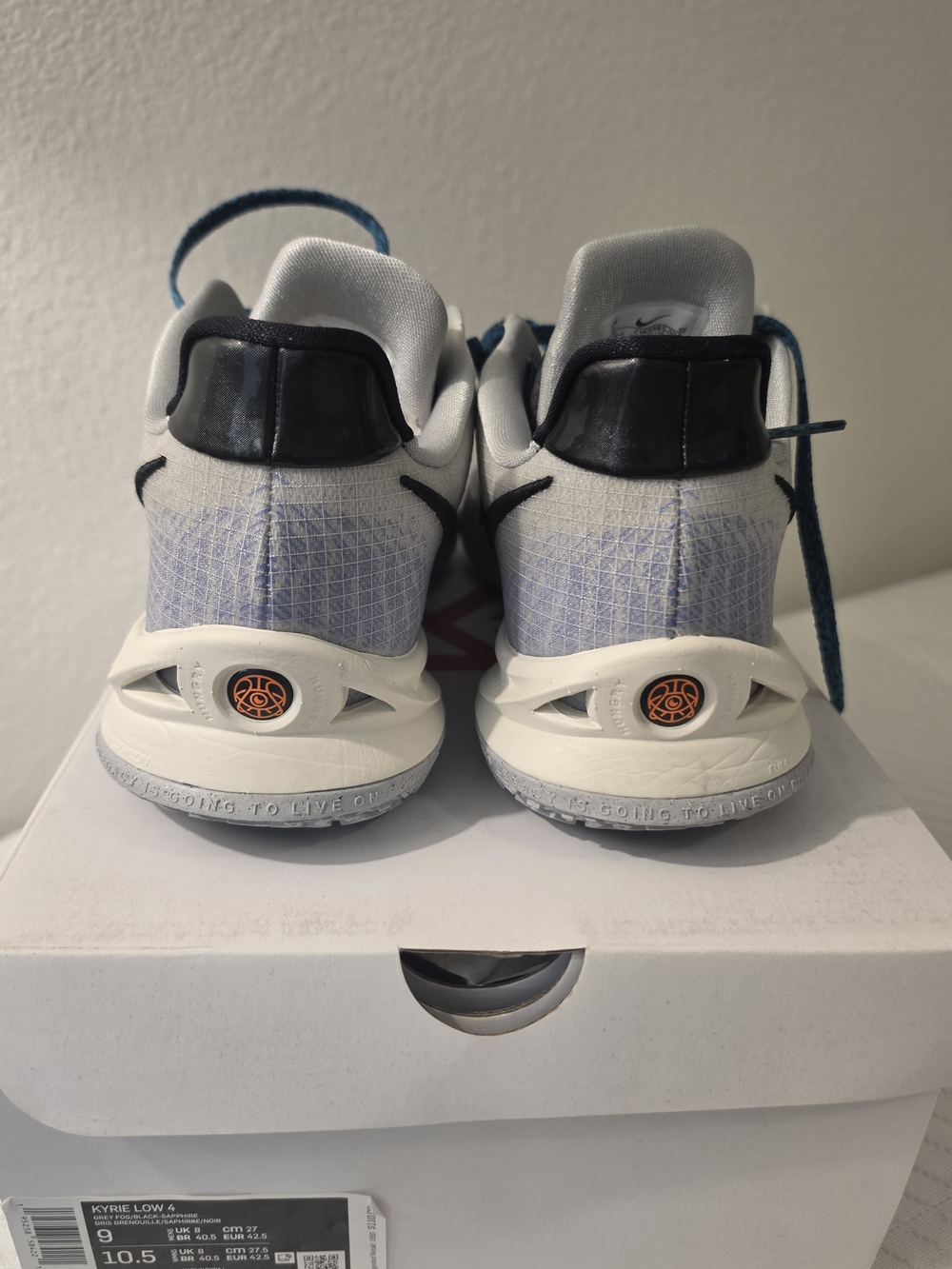 Nike Kyrie Low 4 - Size 9 - Picture 4 of 7